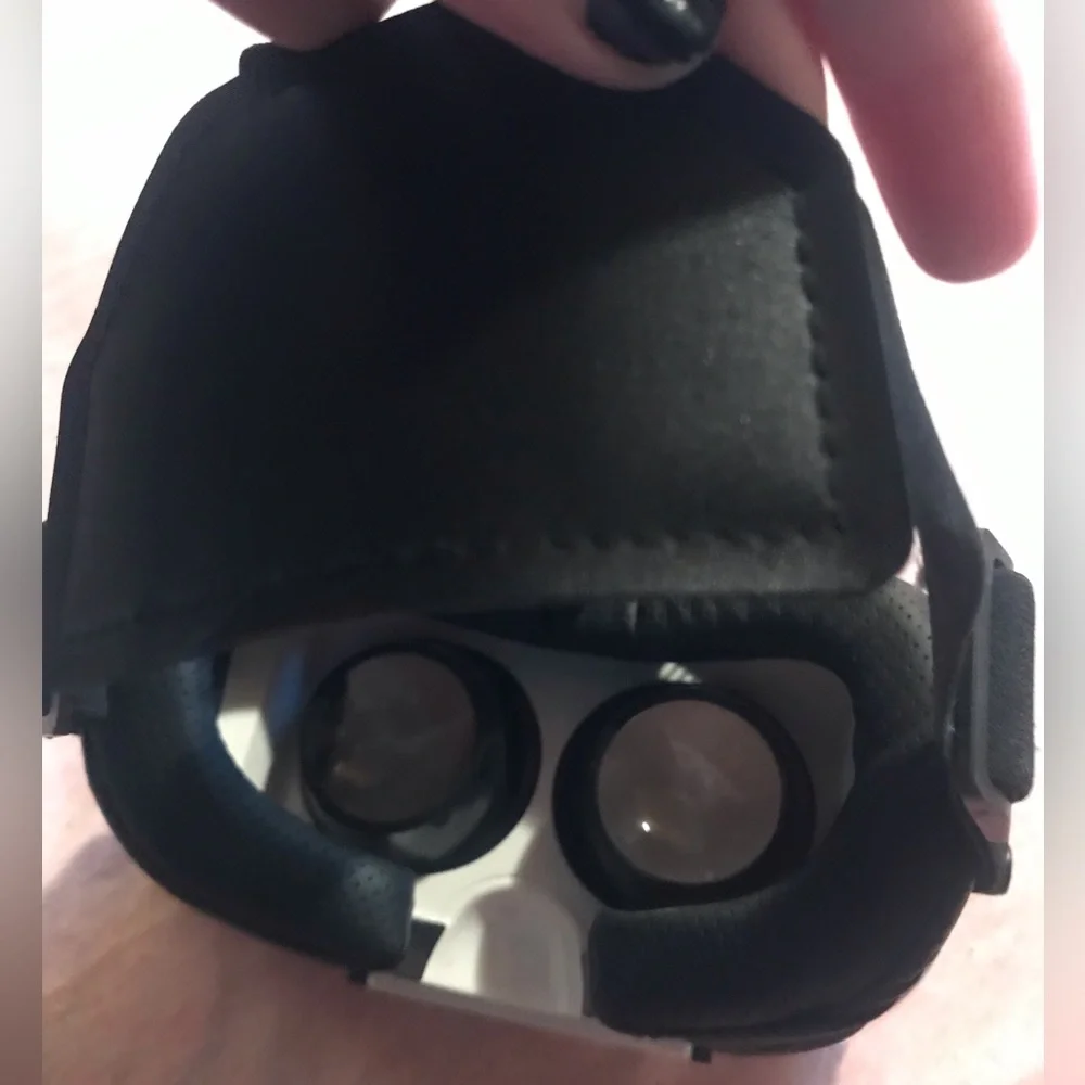 Mobile VR Headset